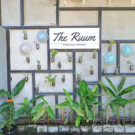 The Ruum Hostel Canggu Esterno foto
