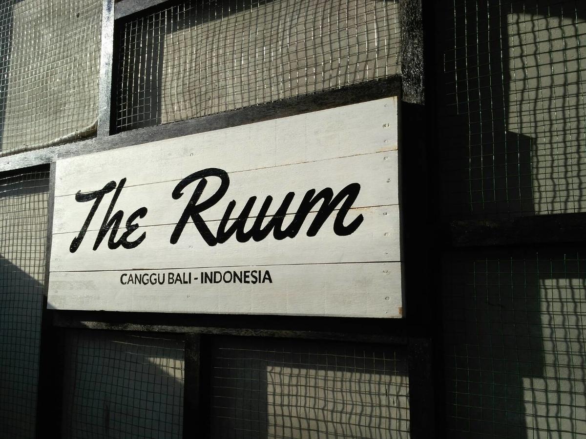 The Ruum Hostel Canggu Esterno foto