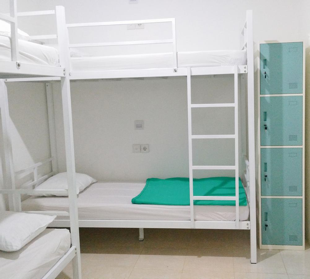 The Ruum Hostel Canggu Esterno foto