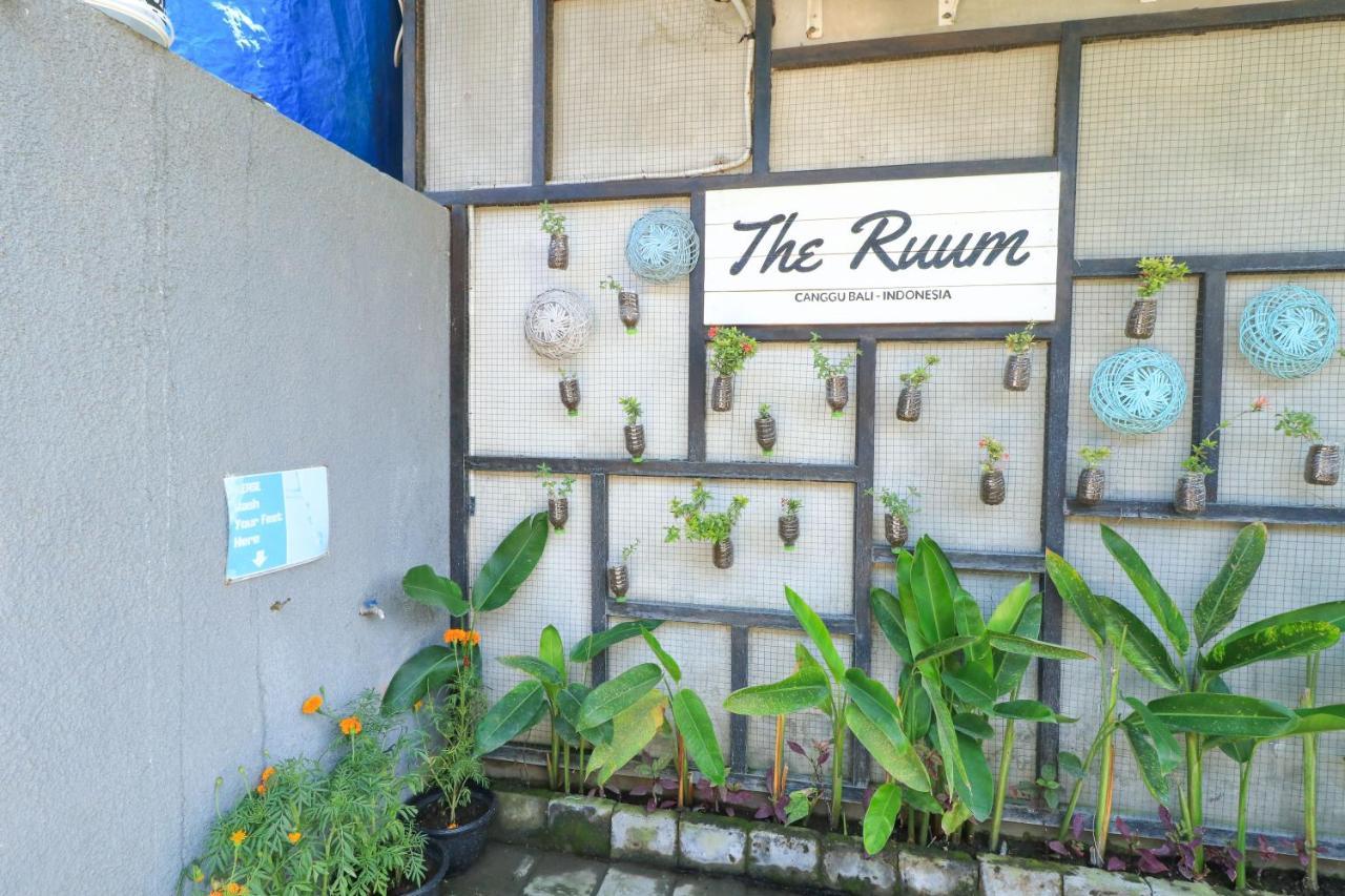 The Ruum Hostel Canggu Esterno foto
