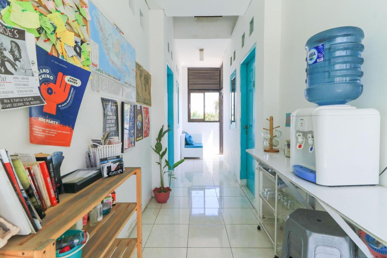 The Ruum Hostel Canggu Esterno foto