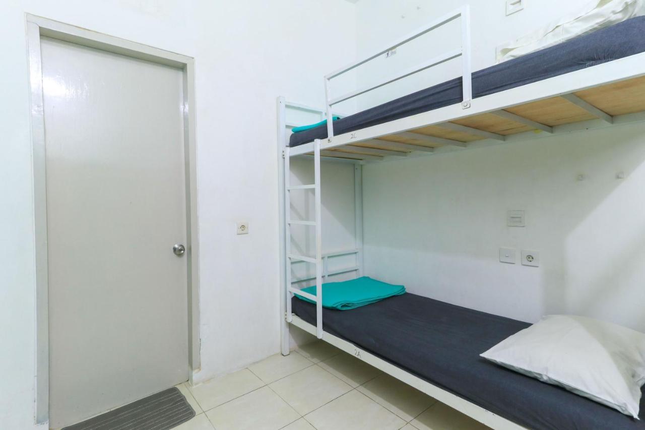 The Ruum Hostel Canggu Esterno foto