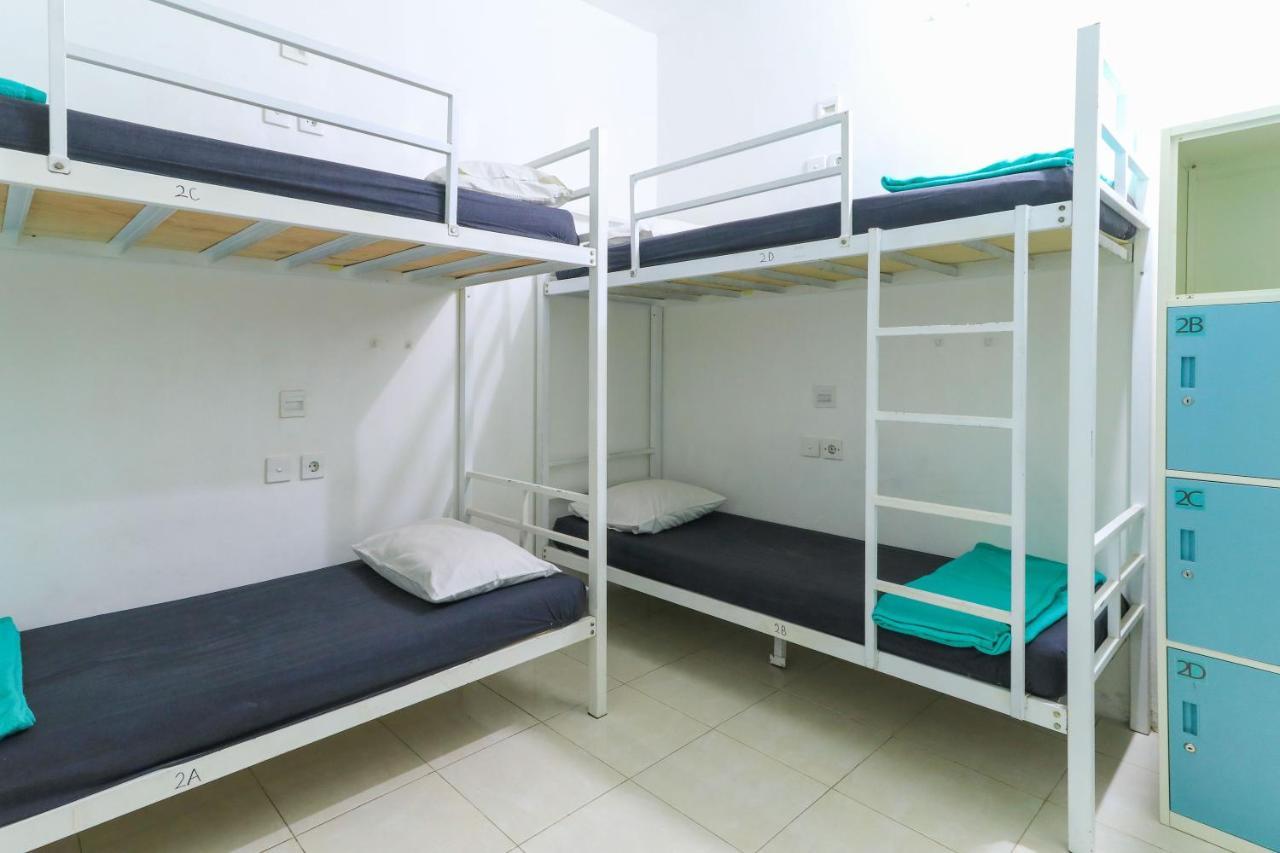 The Ruum Hostel Canggu Esterno foto