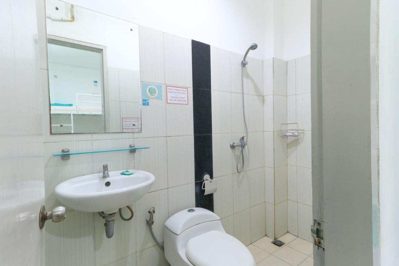 The Ruum Hostel Canggu Esterno foto