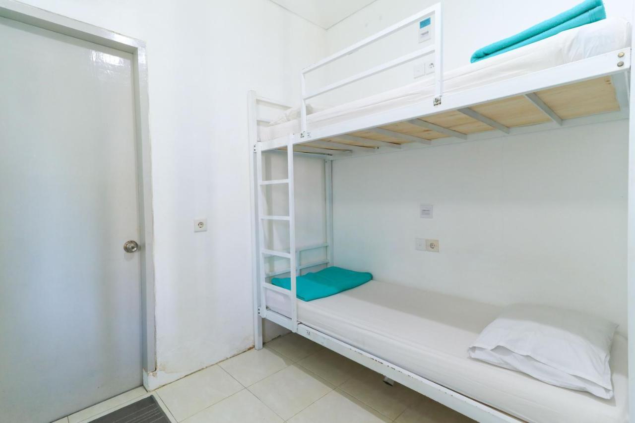 The Ruum Hostel Canggu Esterno foto