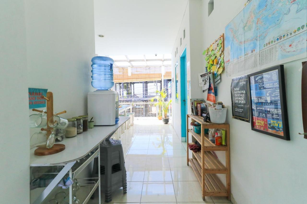 The Ruum Hostel Canggu Esterno foto